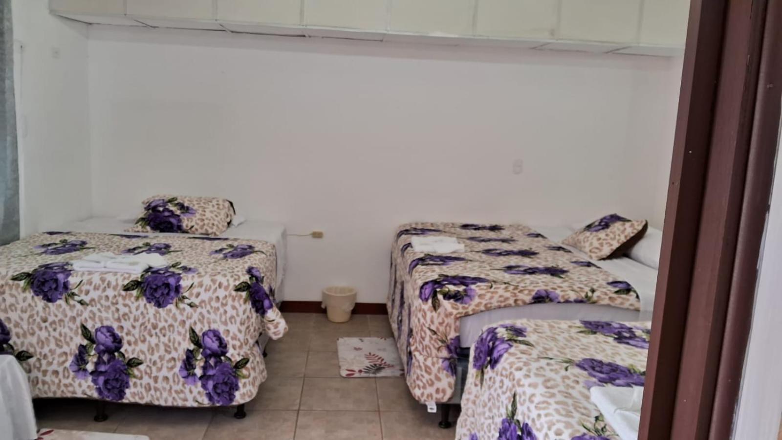 Hotel Kamelot Parque Central Quetzaltenango Kültér fotó