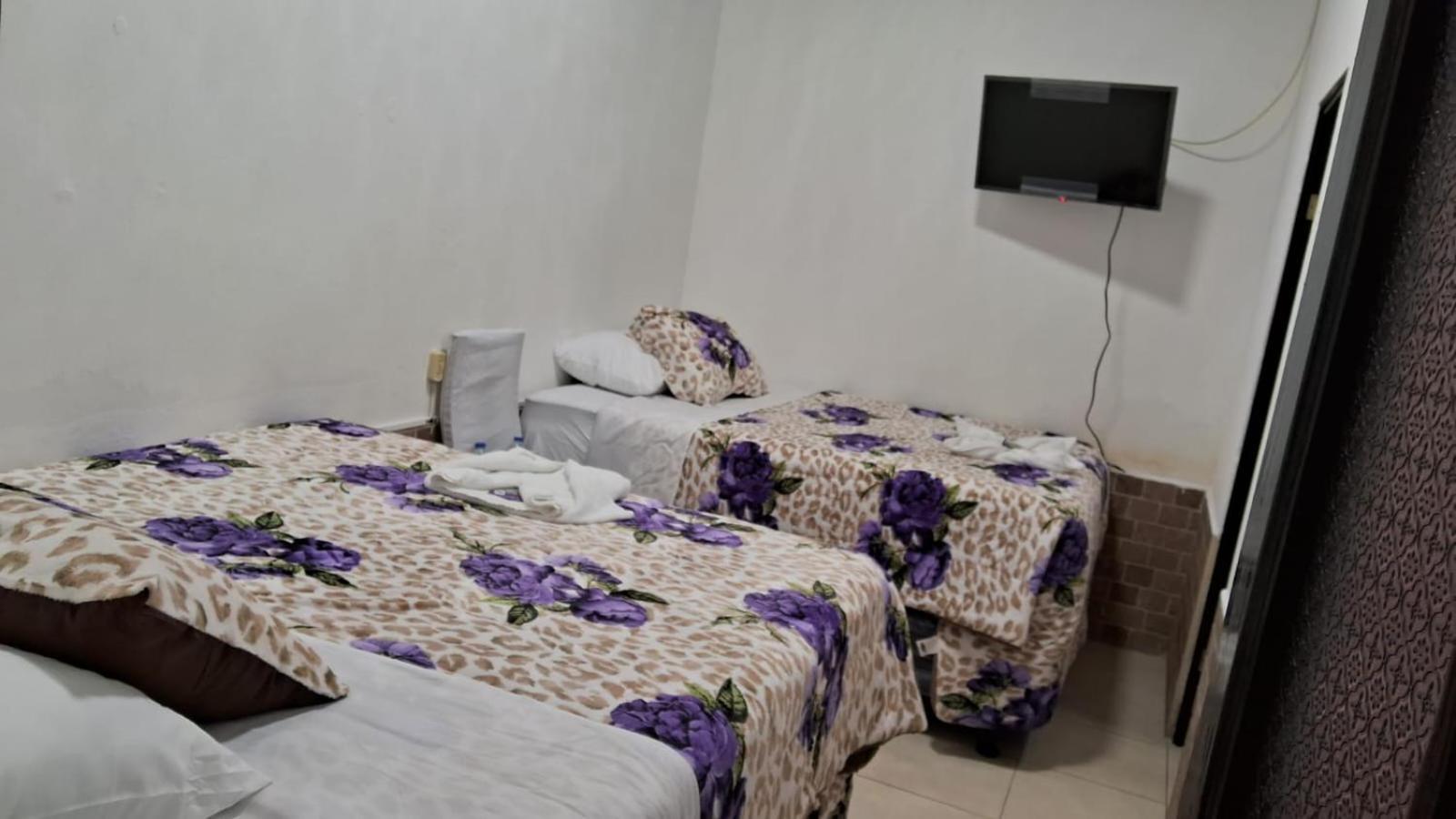 Hotel Kamelot Parque Central Quetzaltenango Kültér fotó
